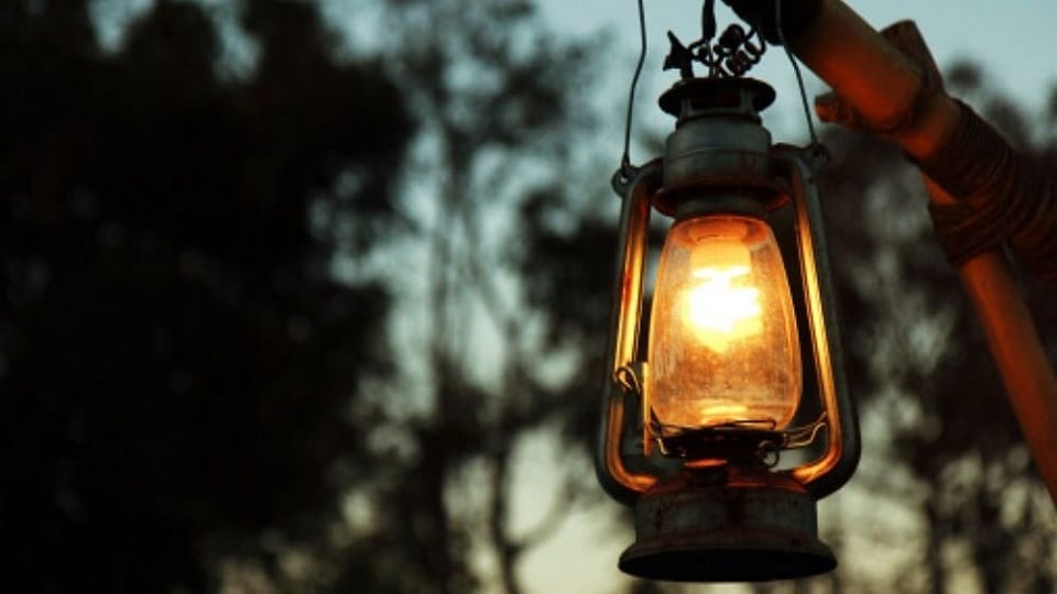 People are increasingly fond of electric lanterns and lamps