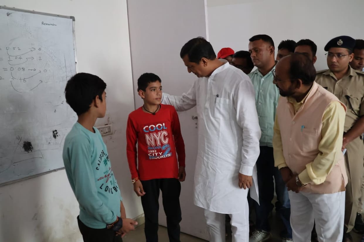Chamoli Disaster: MP Baluni and Minister Dhan Singh Rawat met affected people In Tharali