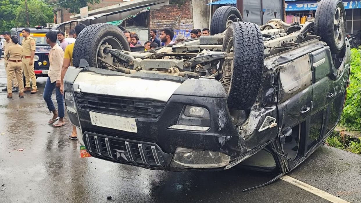 Lucknow: SP MLA's SUV overturned after the steering rod broke, dragged for 50 meters