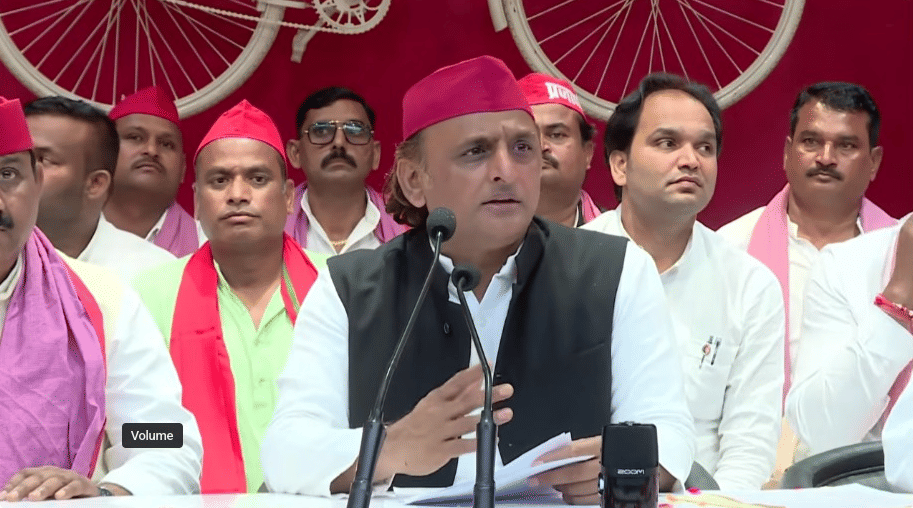 UP: Akhilesh Yadav taunts Yogi government, UP has more liquor shops than New York
