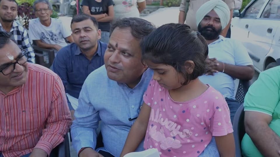 The mayor Vikas sharma met the affected families of Shri Shyam Homes Colony