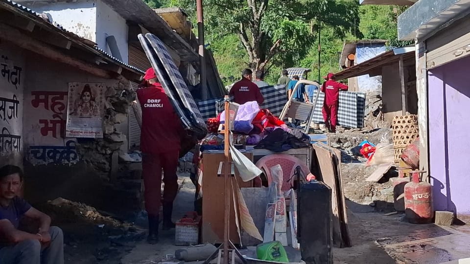 Chamoli disaster Everything destroyed in flood old man Still missing see Situation even after Three days