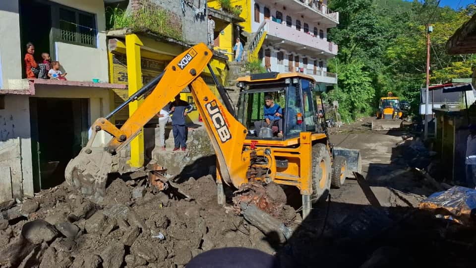 Chamoli disaster Everything destroyed in flood old man Still missing see Situation even after Three days