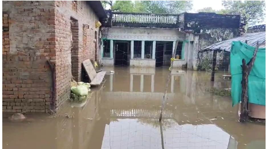 Rajasthan Rain Havoc Heavy Rain Creates 50-Foot Crater in Sawai Madhopur, Houses and Temples Collapse