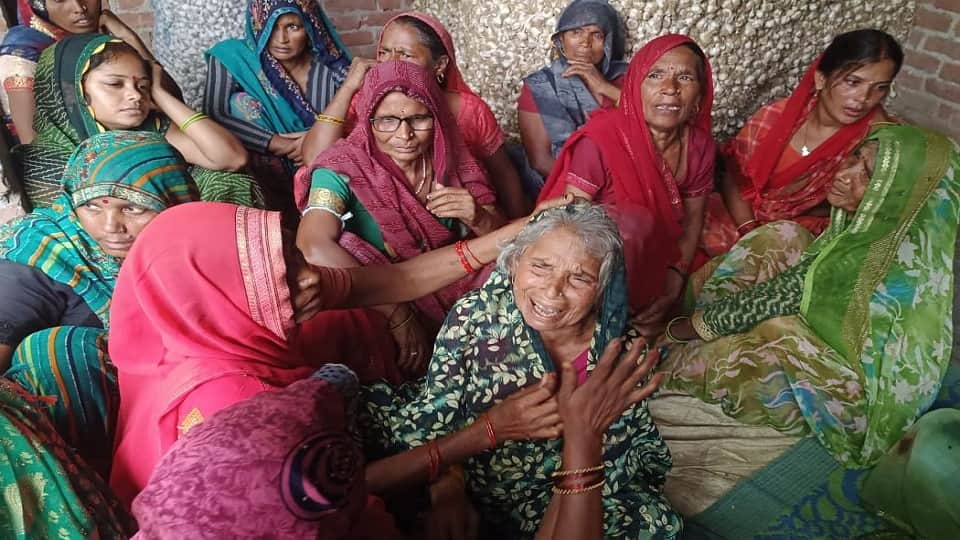 Bulandshahr road accident 11 people from Kasganj died in tractor trolley accident