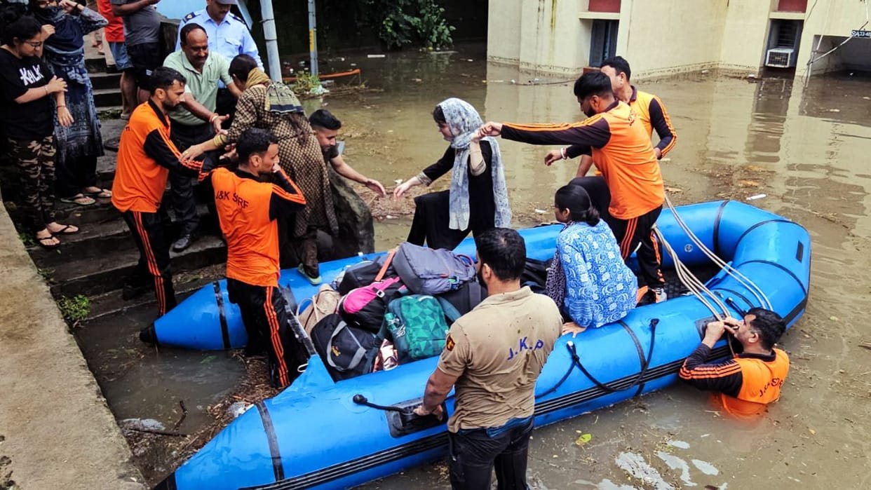 Rain became a disaster in Jammu: Flood-like situation in the city after three decades, water entered the house