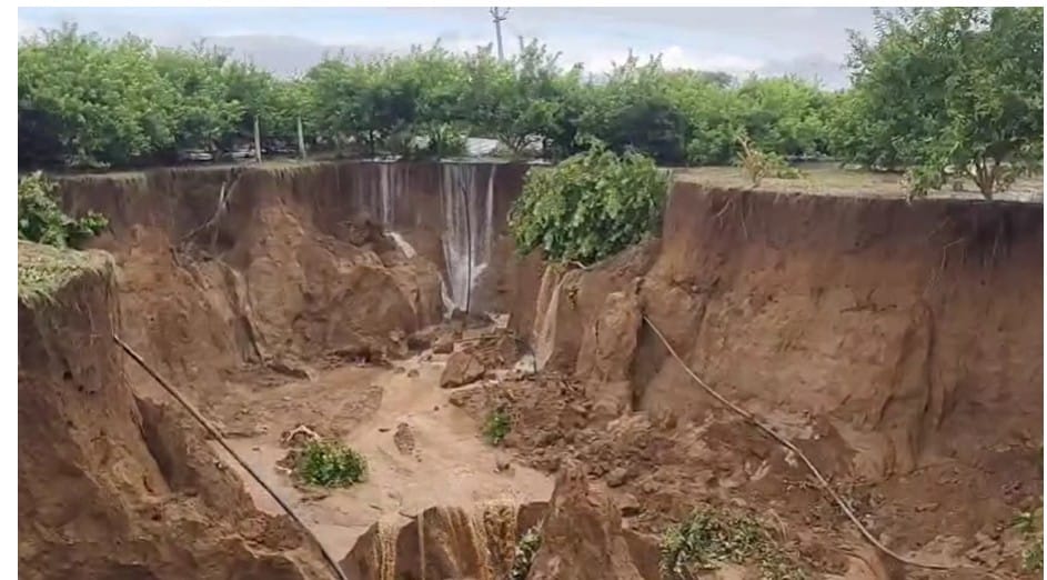Rajasthan Rain Havoc Heavy Rain Creates 50-Foot Crater in Sawai Madhopur, Houses and Temples Collapse