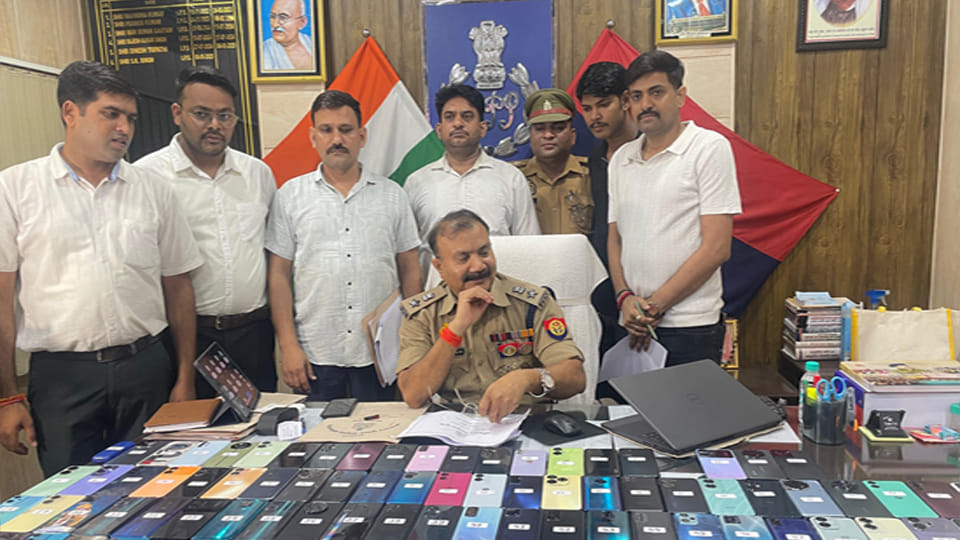 Kanpur: Central Zone's surveillance team returned 101 mobiles worth Rs 22 lakh to their owners