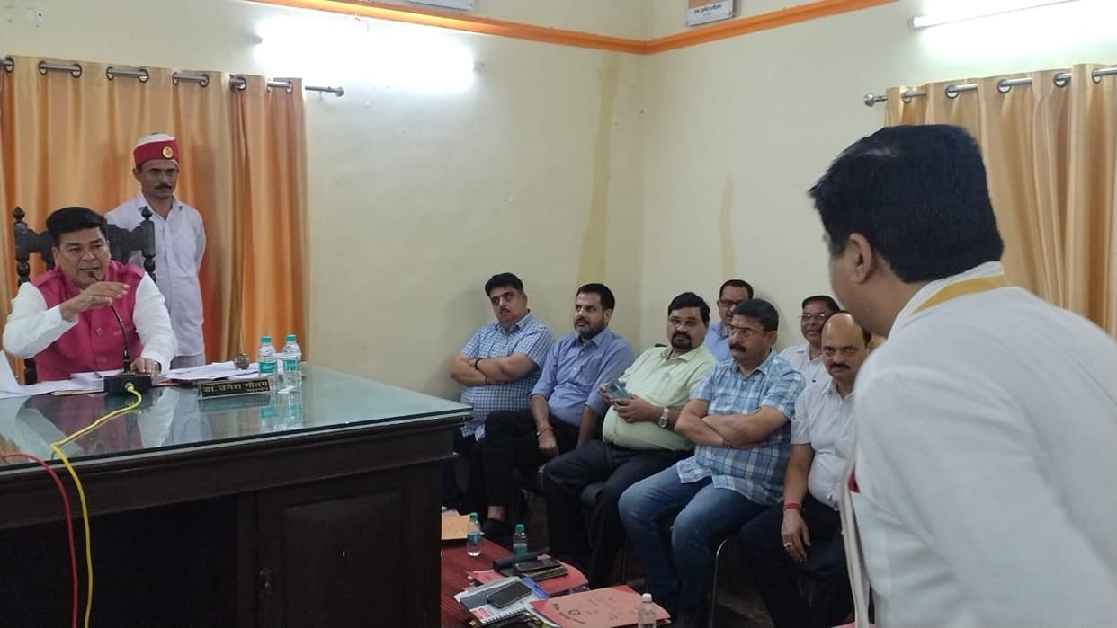 corporators raised the issue of dog-monkey attacks in the Municipal Corporation House