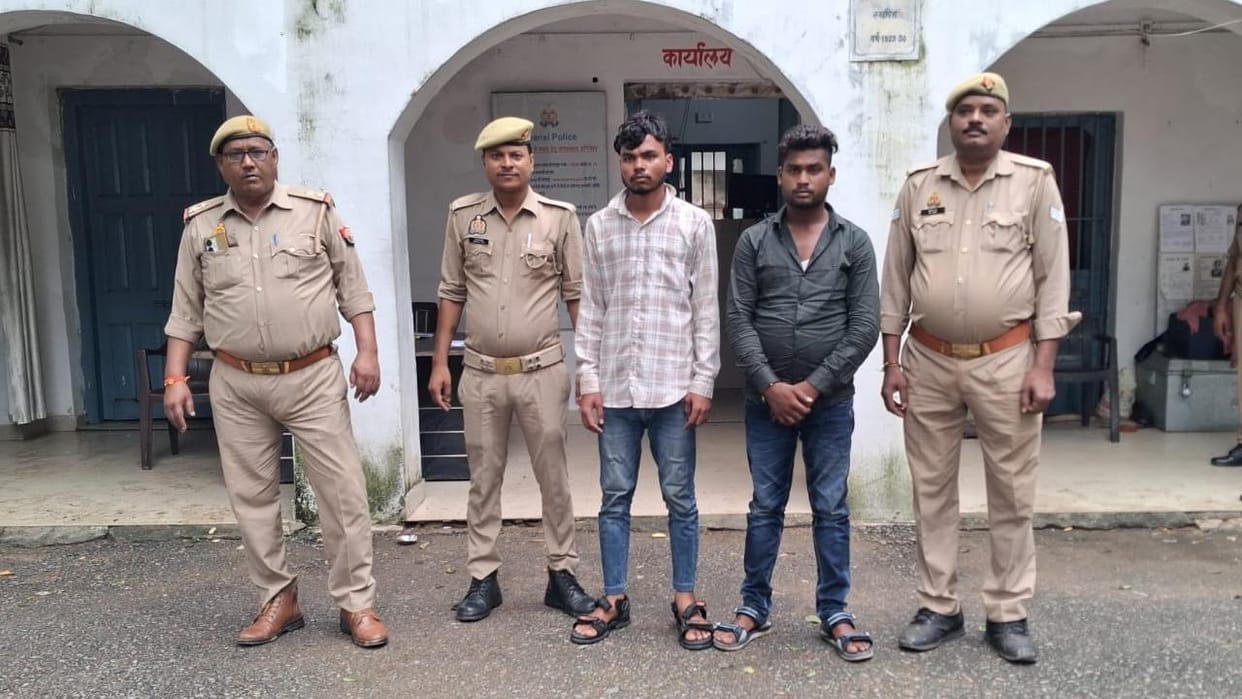 Jhansi: Fake IDs of girls on Facebook and Instagram busted, two arrested, gang operating from MP