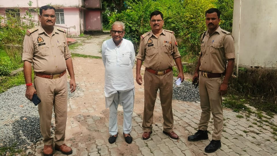 Jalaun: Former Congress MLA, who was absconding in the murder of school employee, arrested