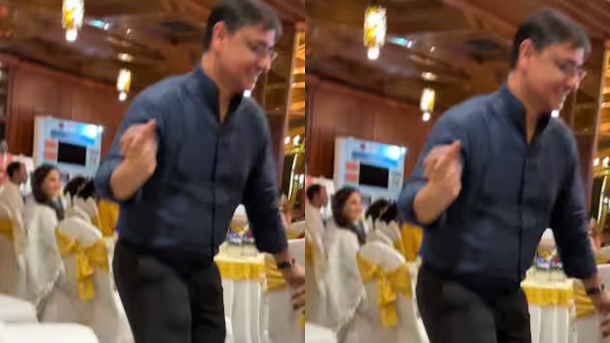Prime Minister economic advisor sanjeev sanyal danced to the tune of Ram Bhajan video went viral