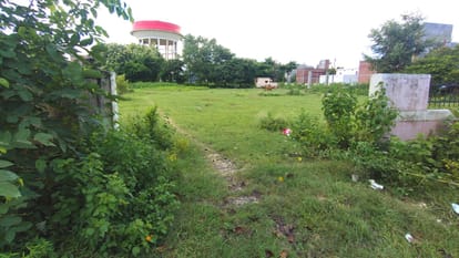 BDA parks have become pastures life is dragging on amidst fear and inconvenience