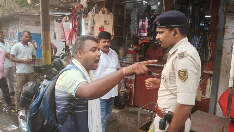 Bihar News: 'सूरज ने सलाह दी लेकिन शमशाद नहीं माना', पैसों से भरा बैग बाइक की हैंडल पर टांगा और हो गई चोरी