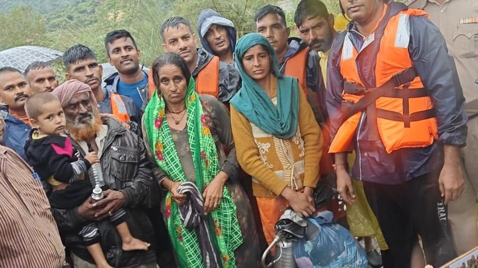 Ranjit Sagar Dam flood gates opened four people trapped near dam