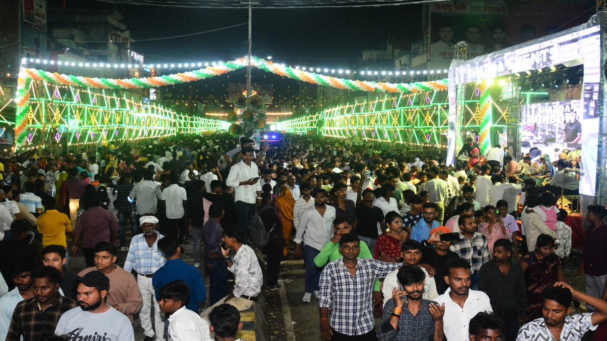 Crowds gathered at the Dadhikando fair in Sulemsarai, Sri Krishna and Balram came out riding on an elephant
