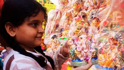 Ganesh Utsav 2025: 17वें साल शेरवाली कोठी में दर्शन देंगे मुंबई के लालबाग के राजा, कल से शुरू होगा गणेशोत्सव Ganesh Utsav 2025 Mumbai Lalbaug Raja will appear in Sherwali Kothi in Varanasi for 17th year