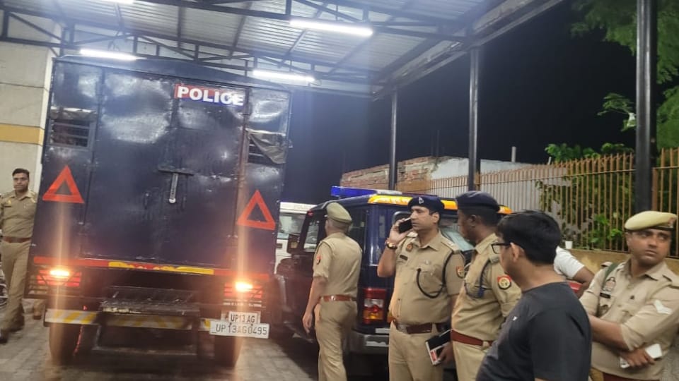 Bulandshahr Accident News 11 Devotees Dead,After Truck Hits Tractor-Trolley  CM Yogi Announces Compensation