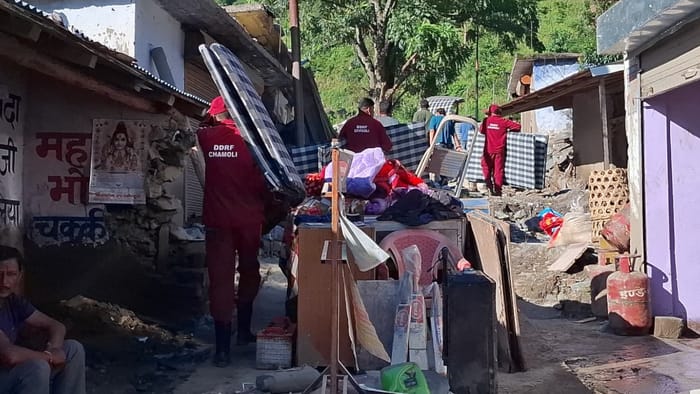 Chamoli Cloudburst Tharali disaster Job crisis now neither home nor business is left Houses and shops damaged