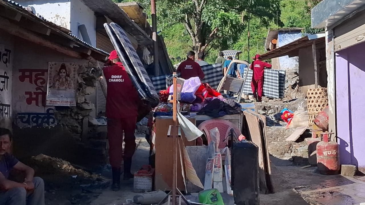 Chamoli Cloudburst Tharali disaster Job crisis now neither home nor business is left Houses and shops damaged