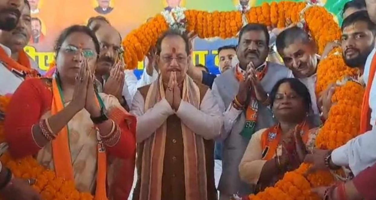 muzaffarpur nda conference bochaha controversy baby kumari vs geeta devi political clash