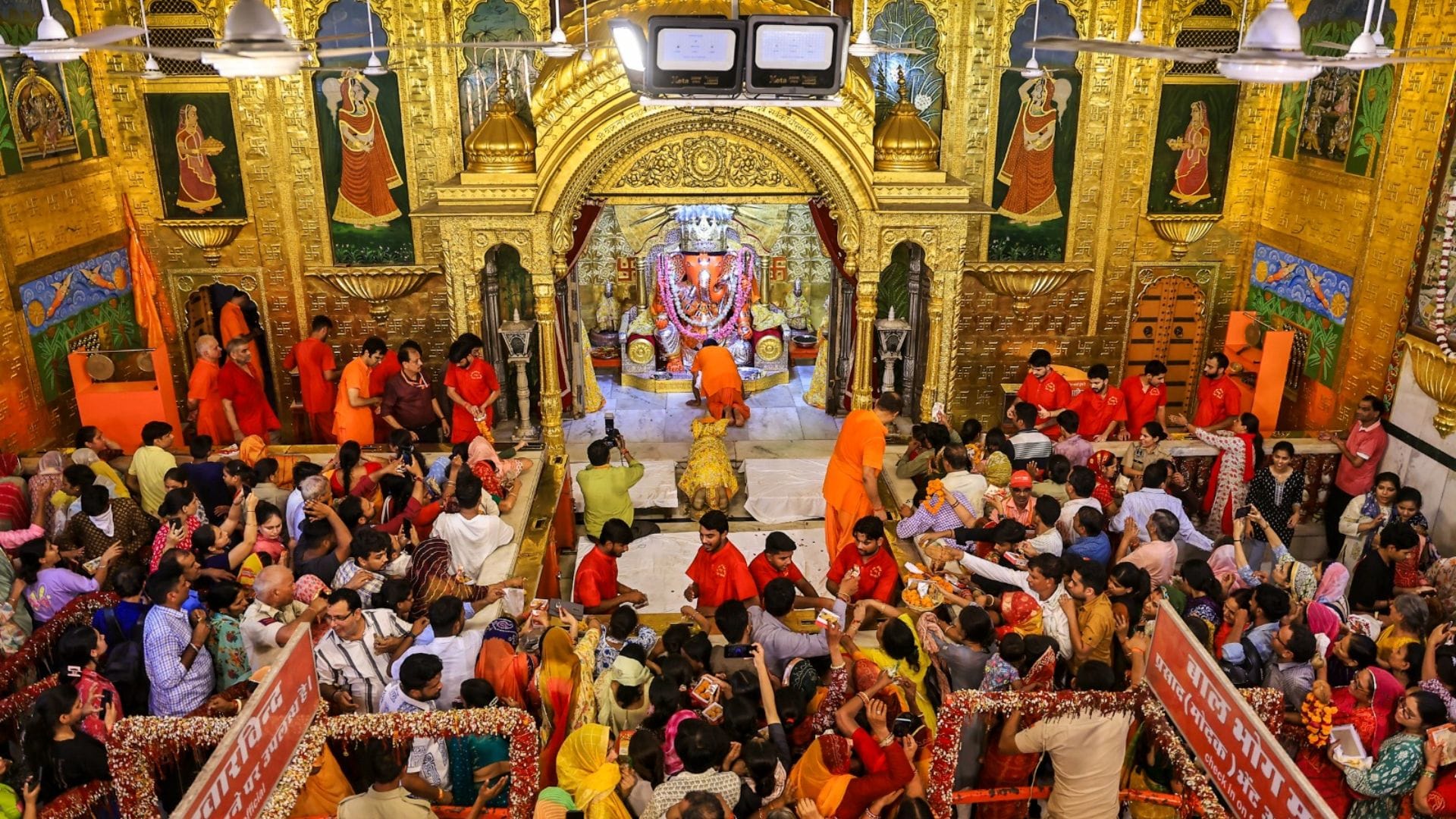 Ganesh Chaturthi 2025 Ganpati Puja Mumbai and across India Lord Ganesh Idols Worship Devotee Ganeshotsav Photo