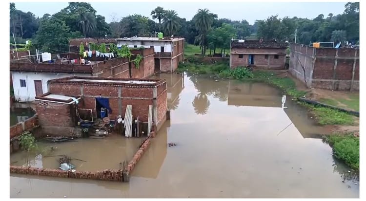 Heavy Rain in Bihar: सासाराम में 100 से अधिक घर जलमग्न, जनजीवन ठप; लगातार बारिश ने बढ़ाई मुसीबत
