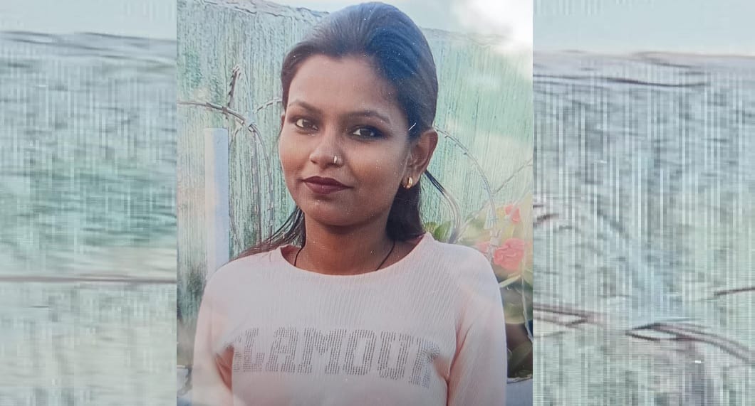 Kanpur Doctors receptionist committed suicide by hanging herself family said she took this step due to illness