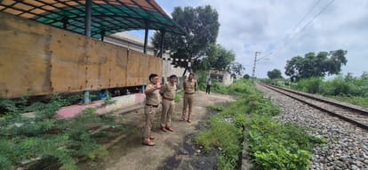 Kanpur Bench placed on railway track major accident averted due to drivers presence of mind