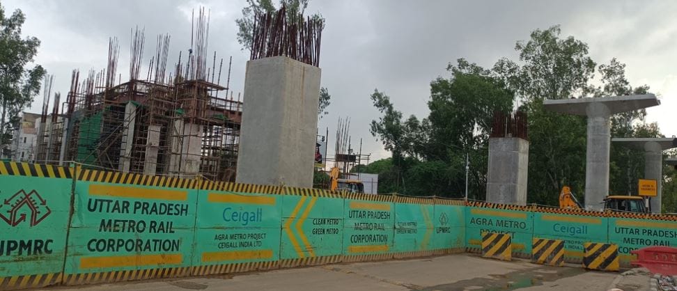 ISBT metro station construction speeded up Delhi highway's service road was closed