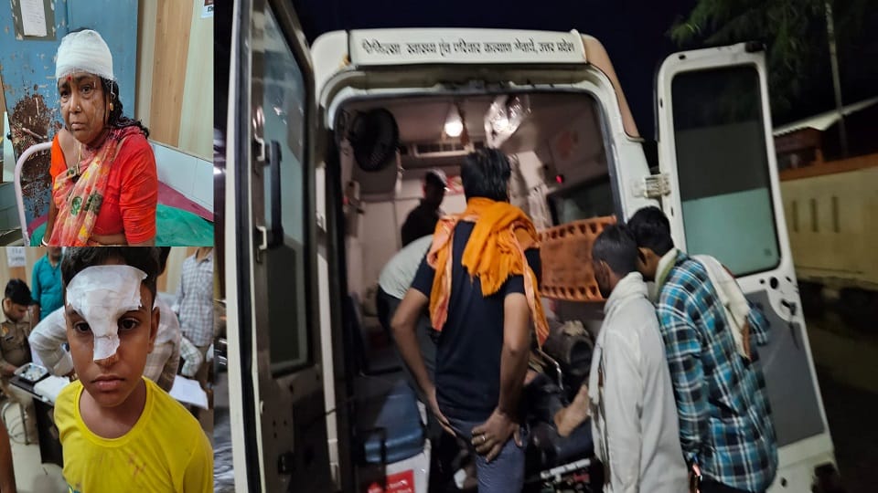 Brakes of bus full of devotees failed in Mathura dozen injured