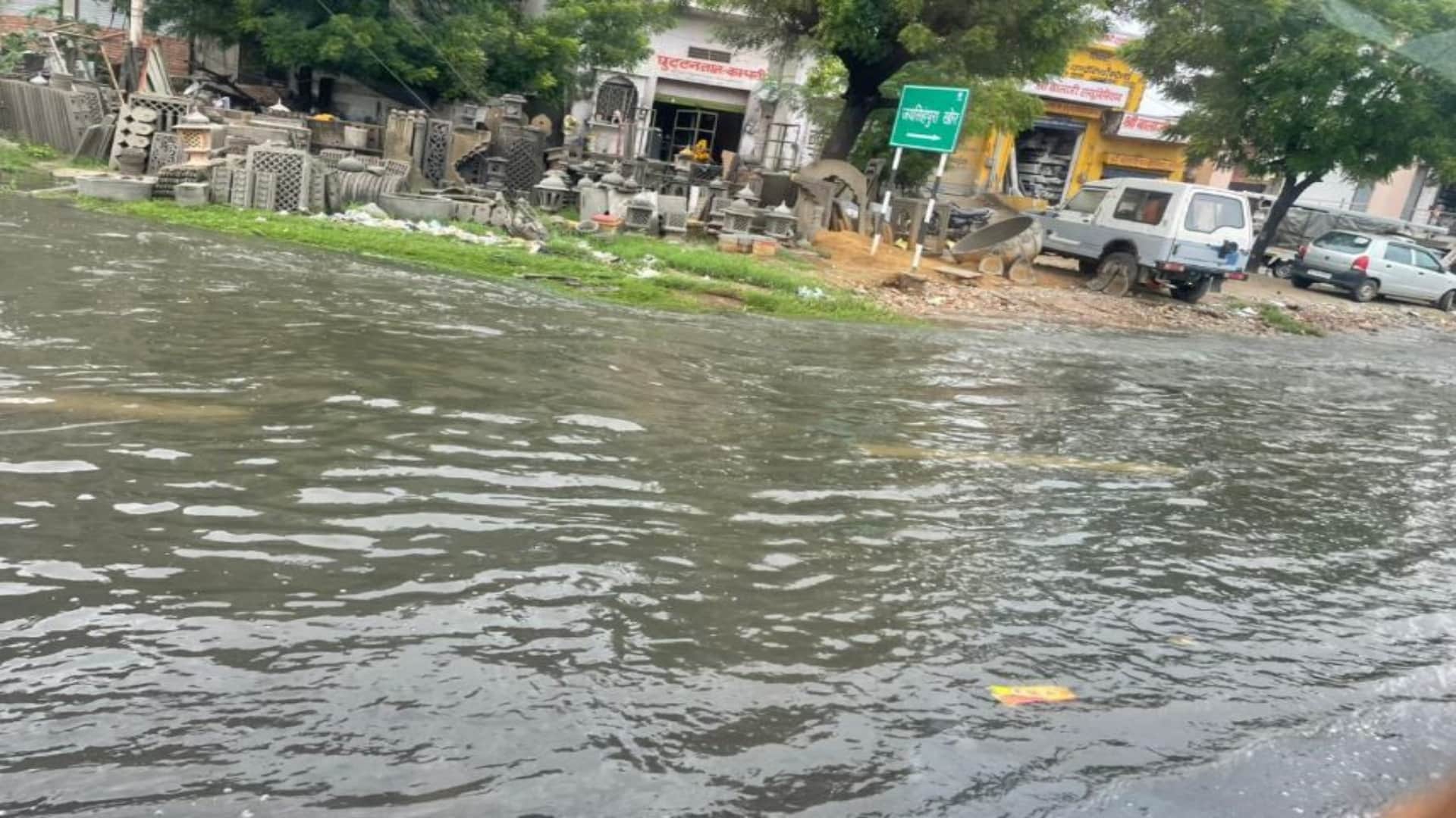 Rajasthan Weather Heavy Rain Alert Flood-Like Situation, Schools Closed in 8 Districts News in Hindi