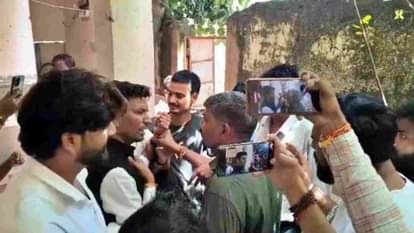 स्कूल में विवाद।