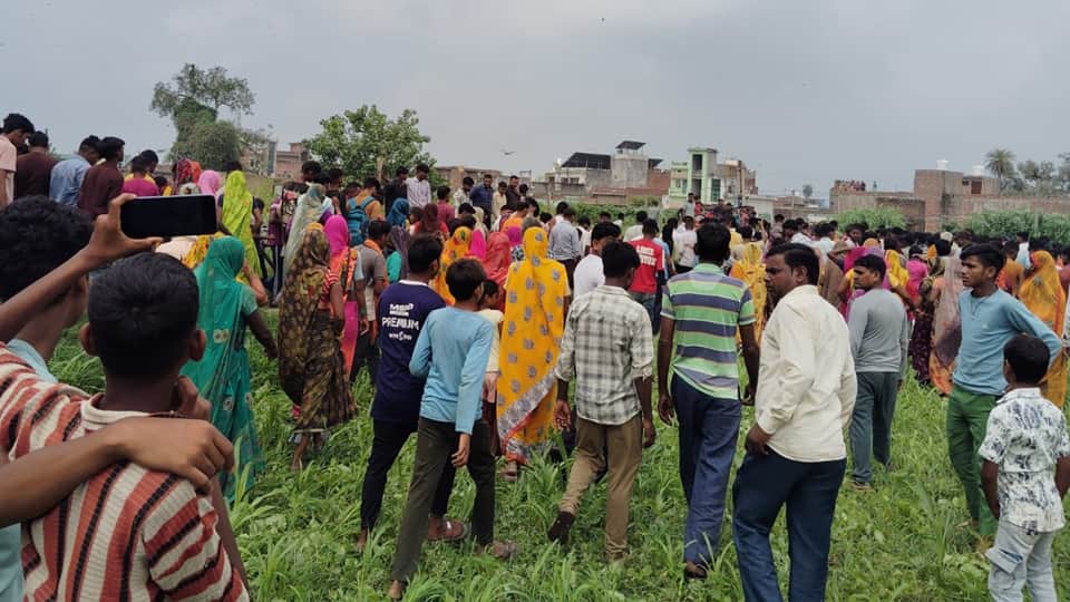 tenth class student murdered by slitting his throat in Sambhal