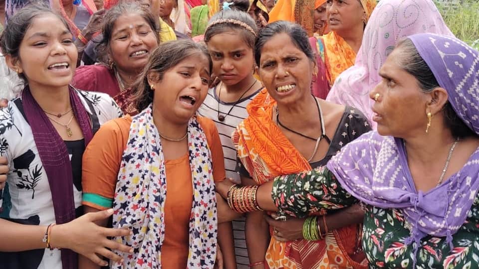 tenth class student murdered by slitting his throat in Sambhal