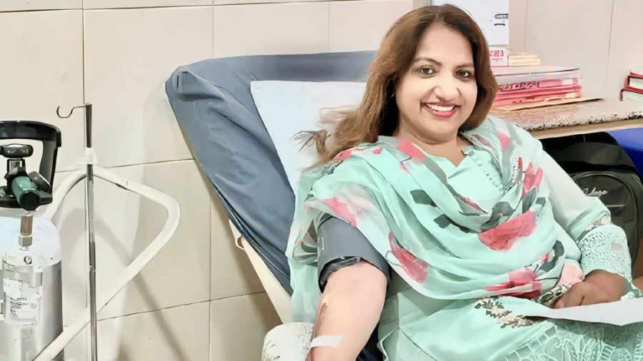 indore news woman donates blood 52 times inspiring story of Taranjit Kaur Bhatia