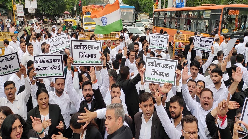 Lawyers protest in Delhi against LG's notification