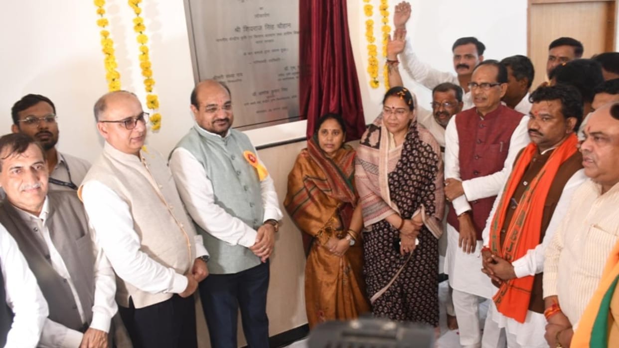 Datiya: Union Minister Shivraj Singh said now Didi will become Lakhpati, appeals to adopt indigenous products