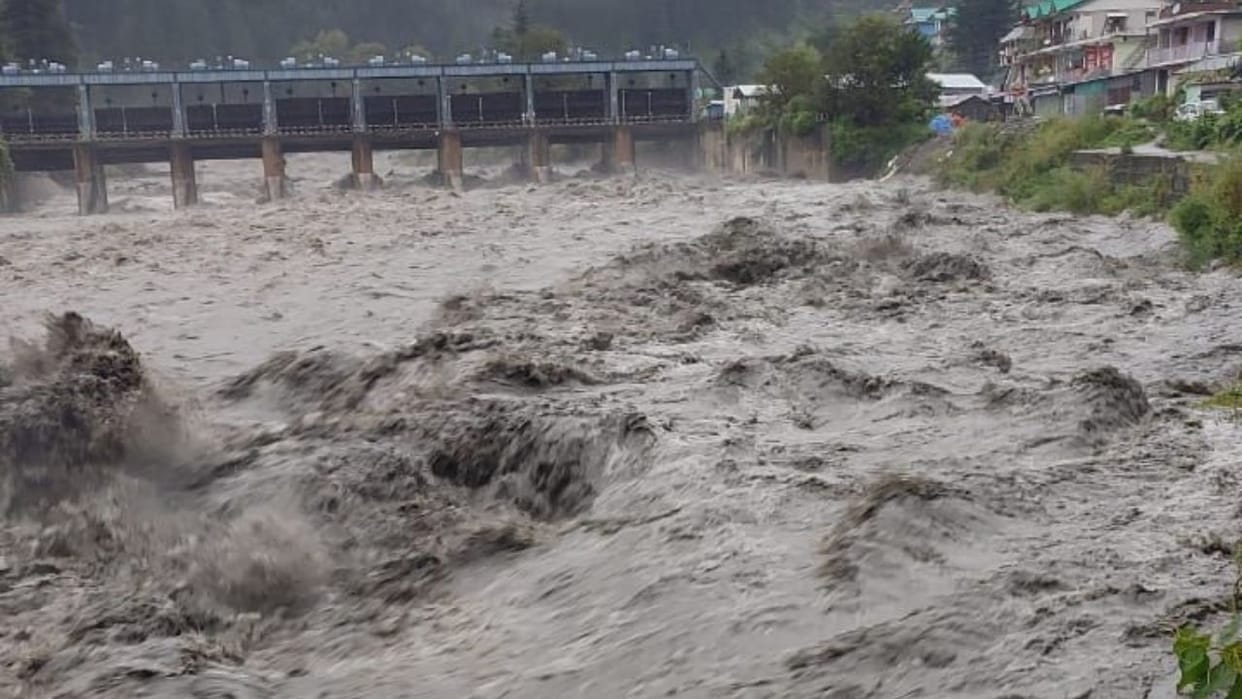 Himachal Flood-like situation in Uhal Lambagad power generation stopped in Shanan and Bassi projects