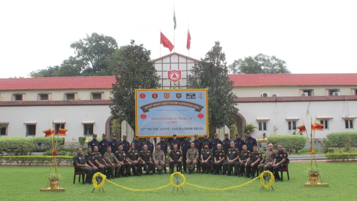 Mount Mukut mountaineering campaign started from Bareilly