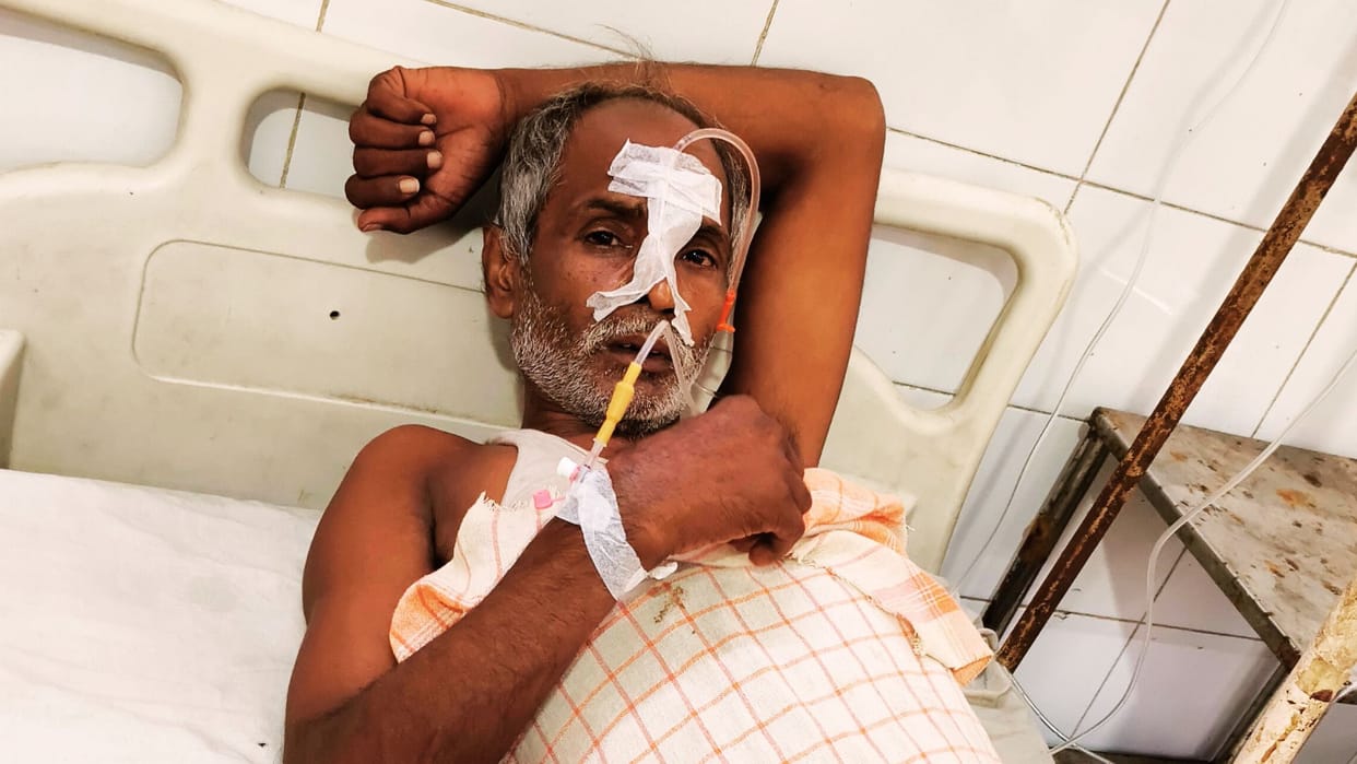 Couple troubled by financial crisis consumed poison woman died husband is serious in sonbhadra