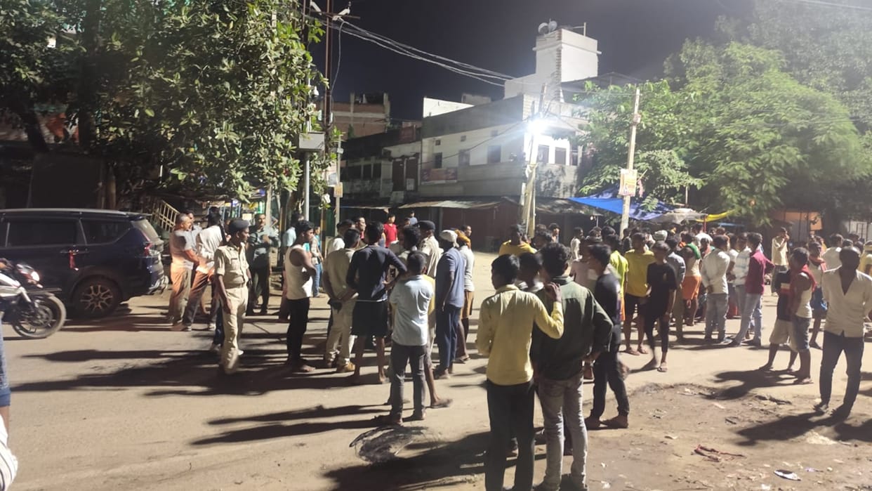 Bihar: villagers created ruckus blocking road after death of woman road accident news bihta patna bihar police