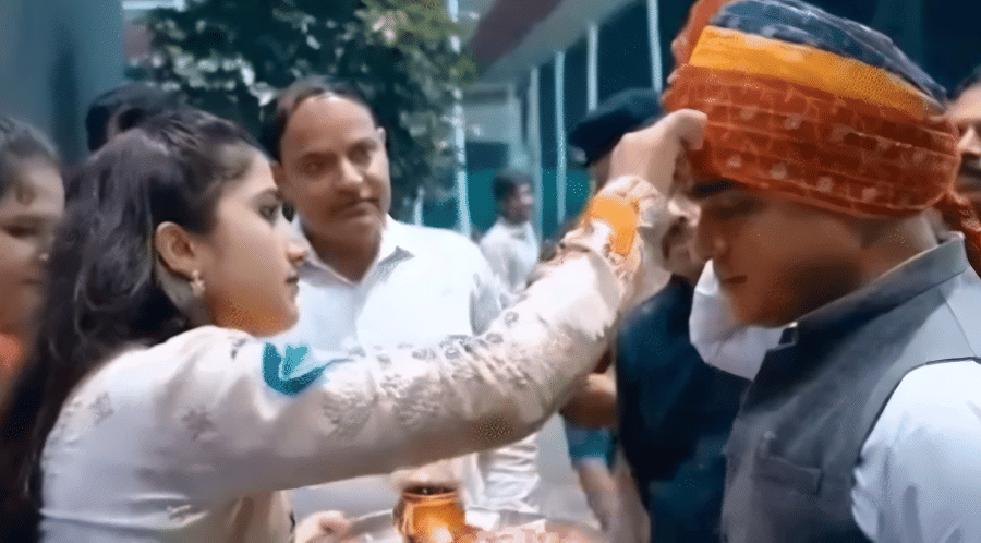 indore news dcp vinod meena farewell party video viral with fireworks and throne gift