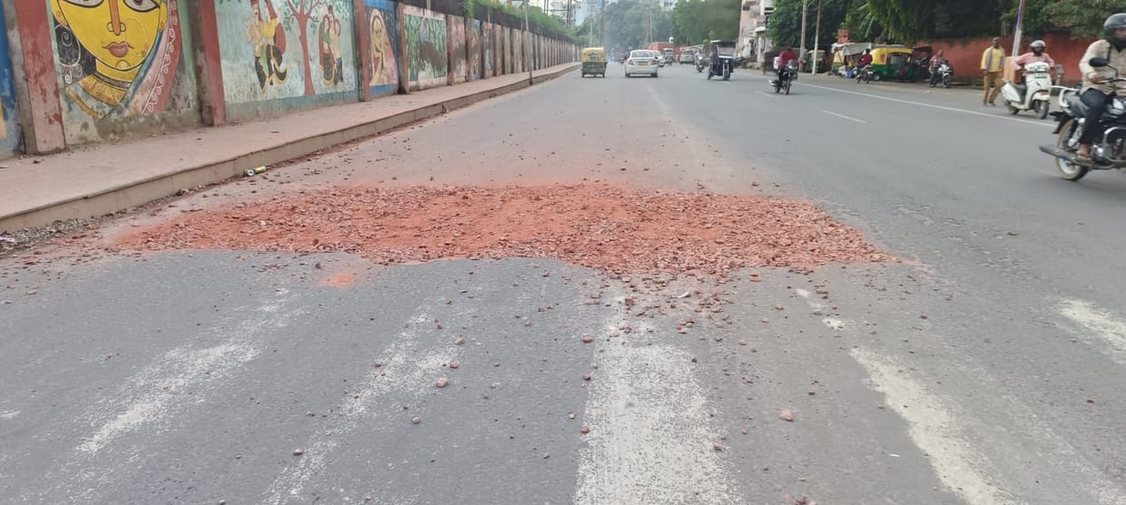 Young man dies in road accident in agra