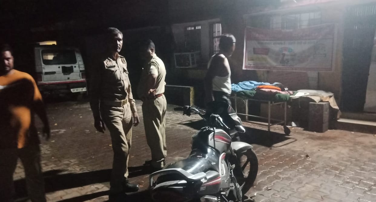 Banda Murder of sleeping wife husband chopped off her neck with an axe police arrested the accused