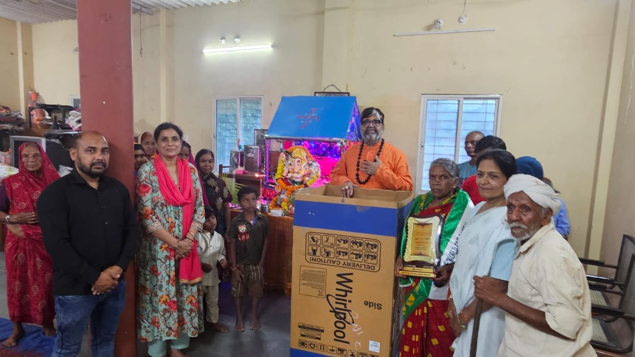Indore News: Ganesha installation in leprosy ashram, special aarti celebrated with patients