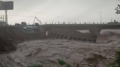 Jammu kashmir vaishno devi yatra route landslides katra many died heavy rainfall alert see photos