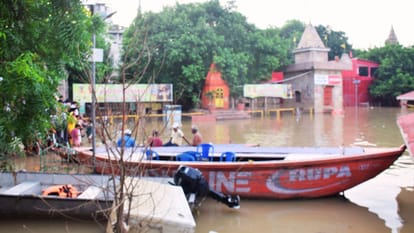 Flood Alert Ganga flowing 40 cm above warning point for second time in varanasi crossing danger mark