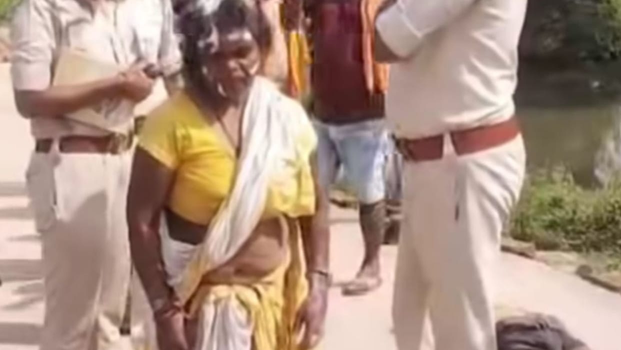 Bihar: Brutality on elderly couple in Nawada on suspicion of being witches, mob beat them and paraded them