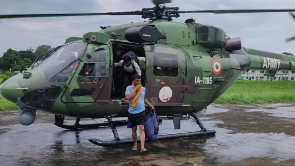 Salute to courage of army Civilians and CRPF personnel rescued from half-collapsed building in Pathankot